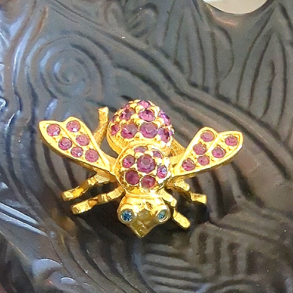 Vintage Joan Rivers Gold and Purple Bee Brooch - Picture 2 of 9